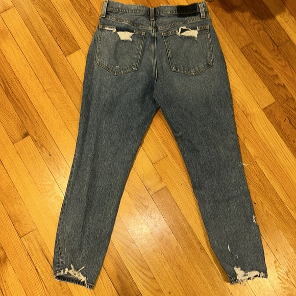 High rise Mom jeans 
Size 6R
Abercrombie and Fitch - Picture 3 of 3